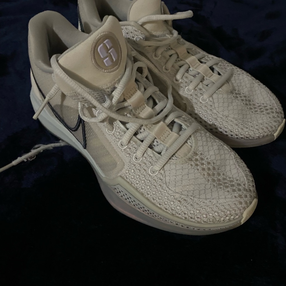 Sabrina basketball shoes